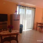 Sunny By The Sea Apartment *